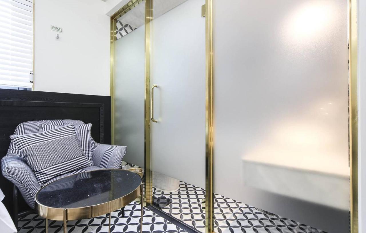 The Post Hotel Seoul Bagian luar foto